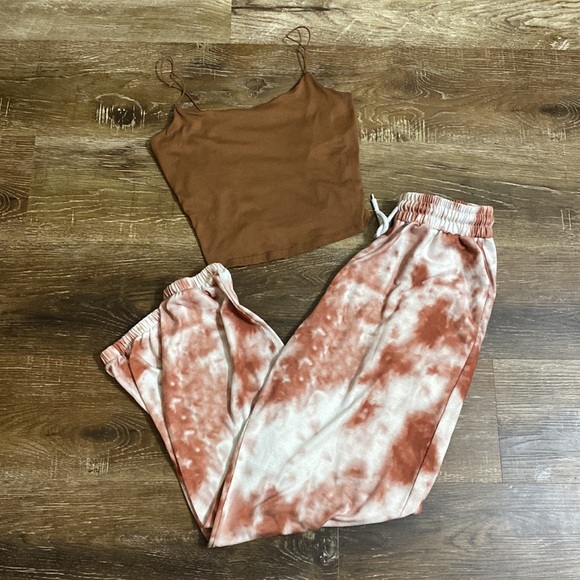 2 Piece Set - Picture 2 of 8